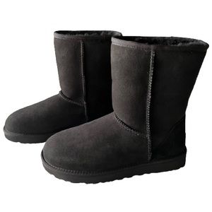 UGG Womens Black Classic Short ll Suede Boot